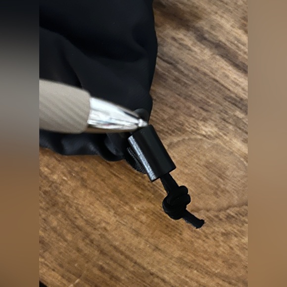 Burton
Women's 
XL
Black
Gortex
Mittens - Picture 9 of 12